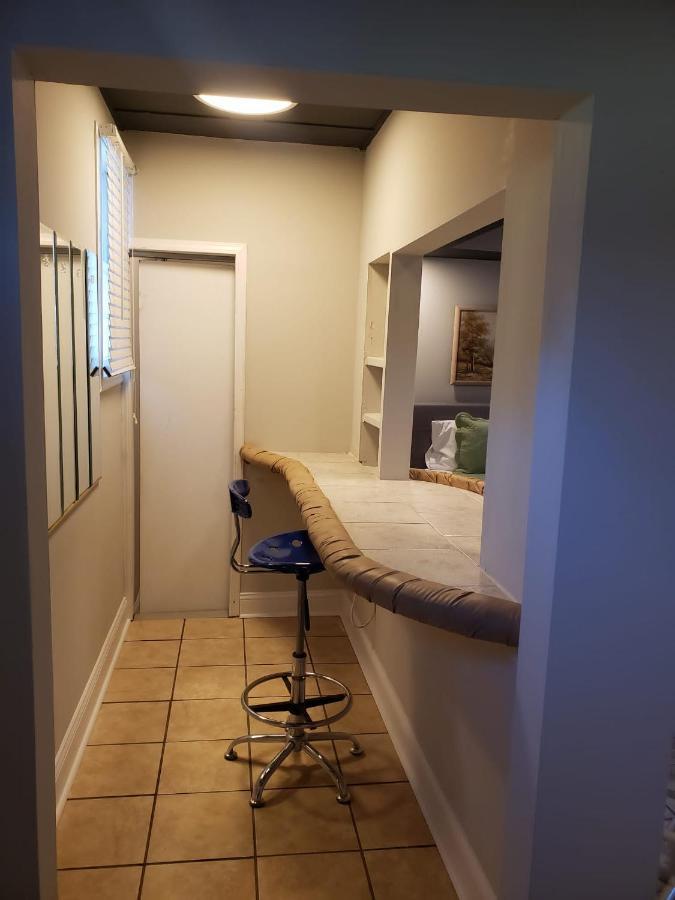 Bright & Spacious Studio Close To Clt Airport 加斯托尼亚 外观 照片