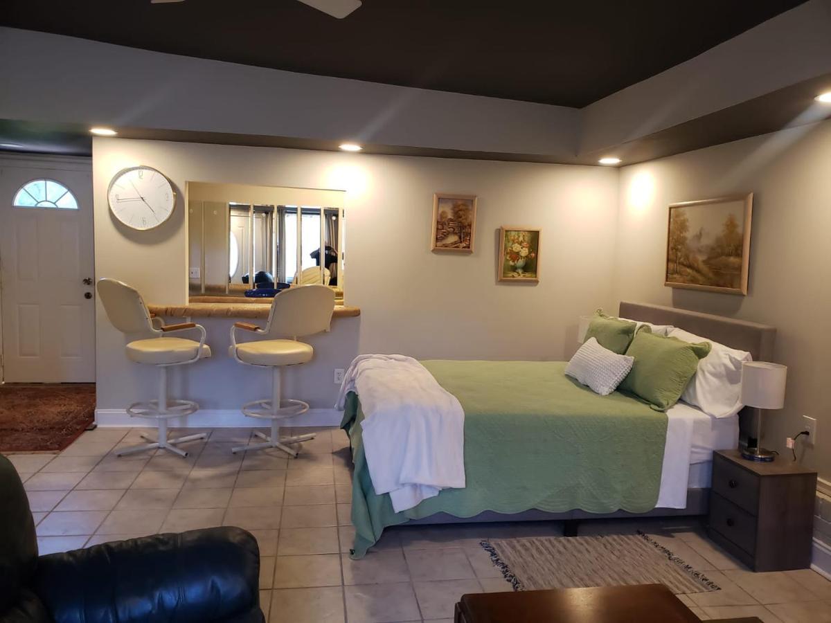 Bright & Spacious Studio Close To Clt Airport 加斯托尼亚 外观 照片